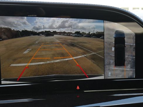 Used 2022 Cadillac Escalade ESV Sport Platinum w/ LPO, ONYX Package image 13