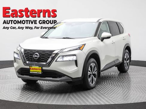 Used 2022 Nissan Rogue SV image 1