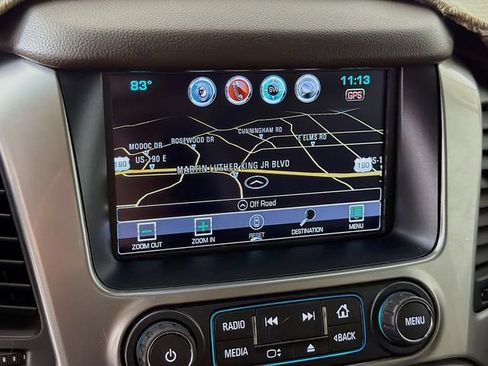 Used 2018 Chevrolet Suburban LT RWD image 15