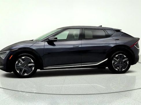 Used 2025 Kia EV6 Light w/ Light LR Technology Package RWD image 8