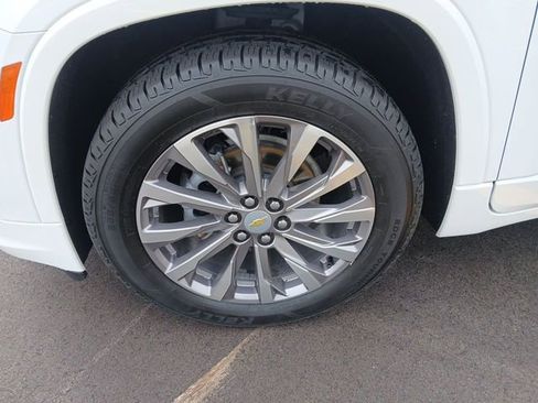Used 2023 Chevrolet Traverse Premier AWD/4WD image 10
