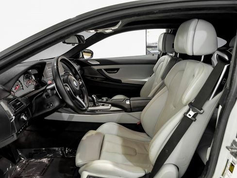 Used 2017 BMW M6 Coupe image 27