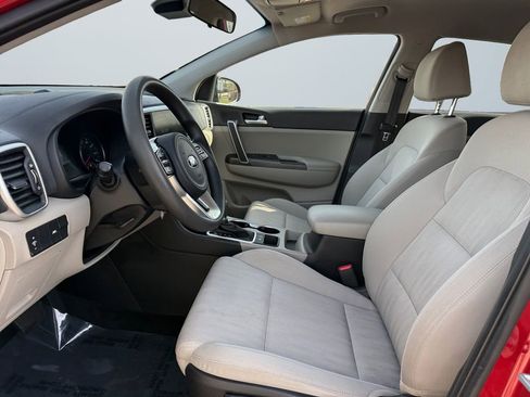 Used 2022 Kia Sportage LX image 9