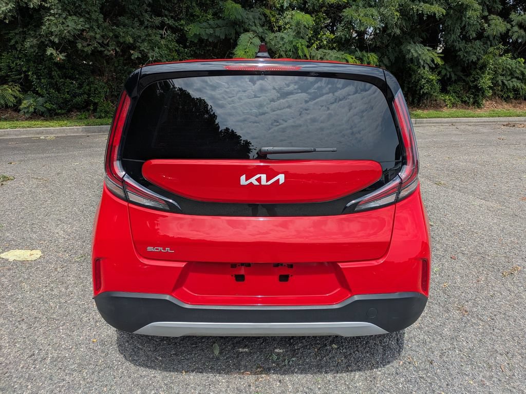 Used 2024 Kia Soul LX w/ LX Technology Package FWD image 5