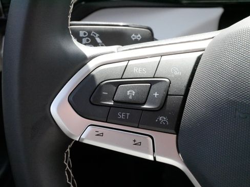 Certified 2025 Volkswagen Taos S AWD/4WD image 26