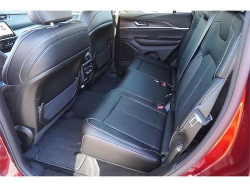 New 2023 Jeep Grand Cherokee Limited AWD/4WD image 12
