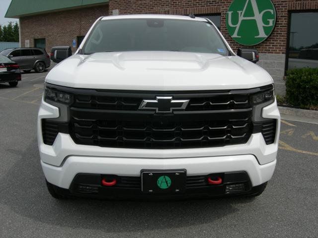 Used 2022 Chevrolet Silverado 1500 RST w/ Redline Edition AWD/4WD image 2