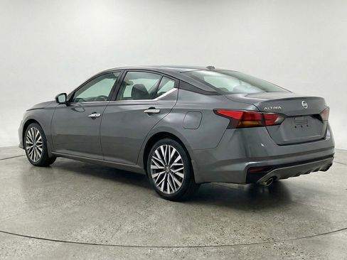 Used 2025 Nissan Altima 2.5 SV FWD image 6