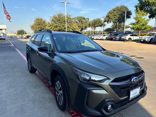 Certified 2025 Subaru Outback Premium AWD/4WD image 1