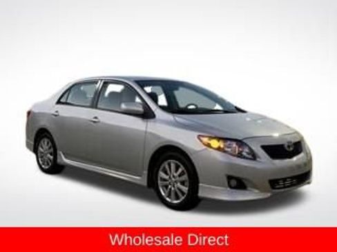Used 2010 Toyota Corolla LE FWD image 1