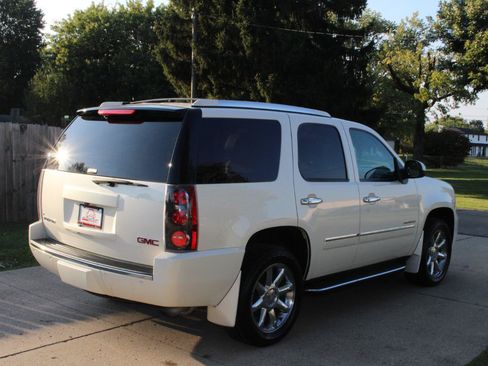Used 2013 GMC Yukon Denali AWD/4WD image 9