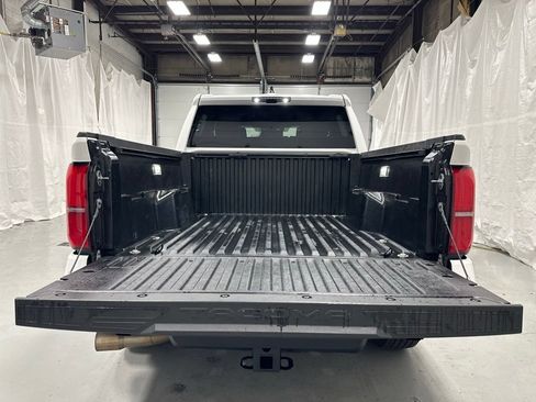 Used 2024 Toyota Tacoma TRD Sport AWD/4WD image 47