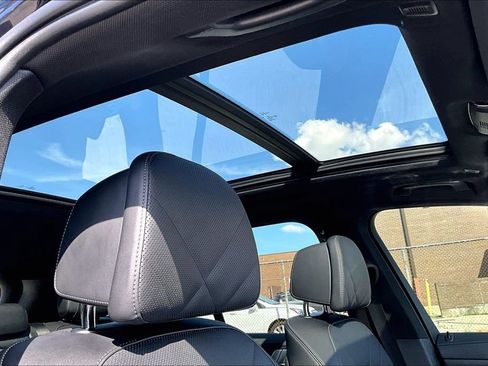 Used 2023 BMW X5 M50i w/ Climate Comfort Package AWD/4WD image 21