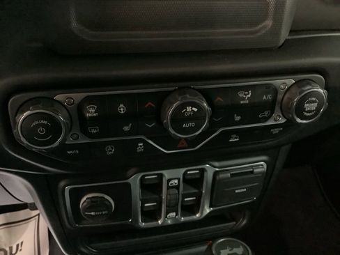 Used 2021 Jeep Wrangler Unlimited Sport image 26