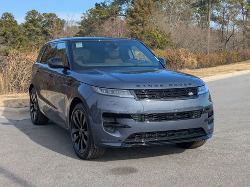 New 2026 Land Rover Range Rover Sport Dynamic SE image 3