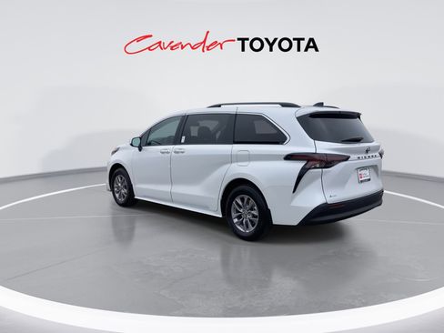Certified 2026 Toyota Sienna XLE image 6