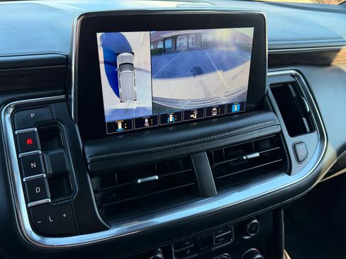 Used 2021 Chevrolet Suburban Z71 w/ Luxury Package image 24