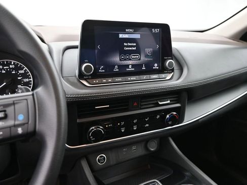 Used 2023 Nissan Rogue S FWD image 19