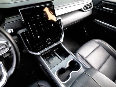Certified 2024 GMC Acadia Elevation AWD/4WD image 21