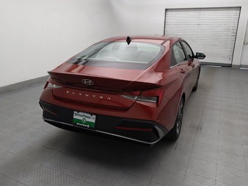 Used 2024 Hyundai Elantra SEL w/ Convenience Package FWD image 7