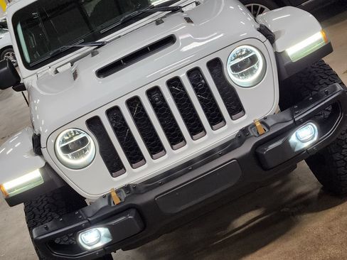 Used 2021 Jeep Wrangler Unlimited Rubicon w/ Dual Top Group AWD/4WD image 19