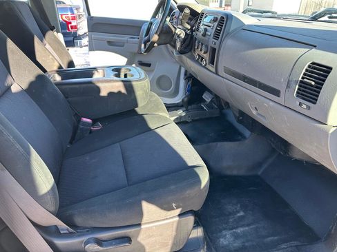 Used 2011 Chevrolet Silverado 3500 W/T image 18