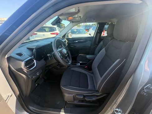 Used 2025 Chevrolet TrailBlazer LT image 25