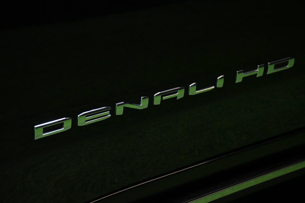 Used 2024 GMC Sierra 2500 Denali Ultimate AWD/4WD image 7
