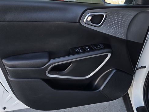 Used 2024 Kia Soul LX w/ Option Group 015 image 9