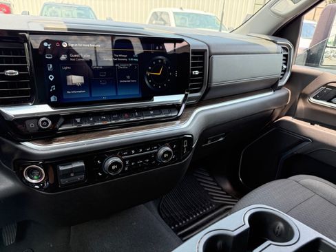 Used 2025 Chevrolet Silverado 3500 LT w/ Safety Package AWD/4WD image 11