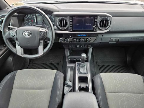Used 2022 Toyota Tacoma TRD Off-Road AWD/4WD image 25