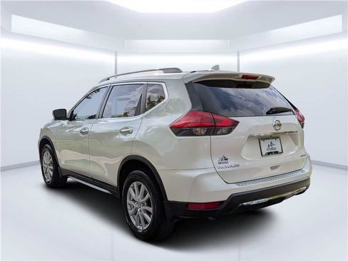 Used 2017 Nissan Rogue SV w/ Sun & Sound Touring Package AWD/4WD image 5