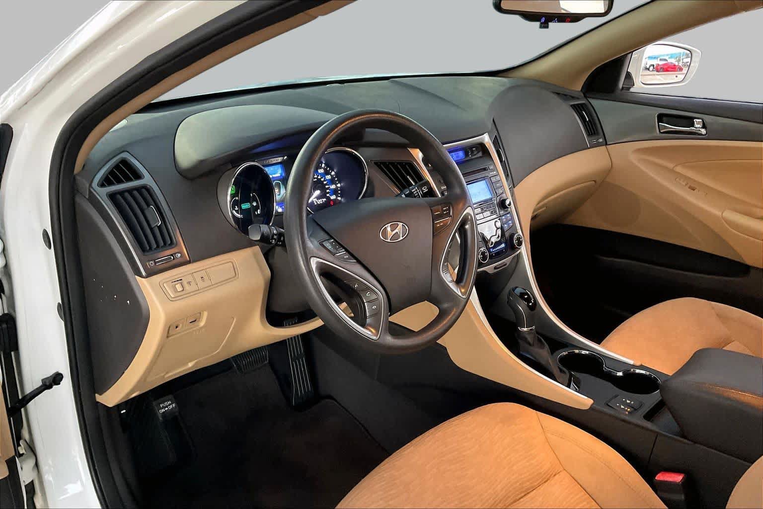 Used 2013 Hyundai Sonata Hybrid FWD image 16