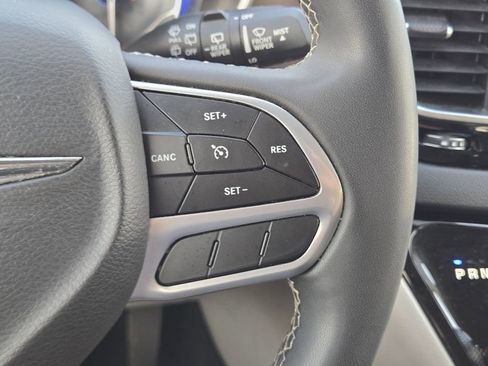 Used 2023 Chrysler Voyager LX image 31