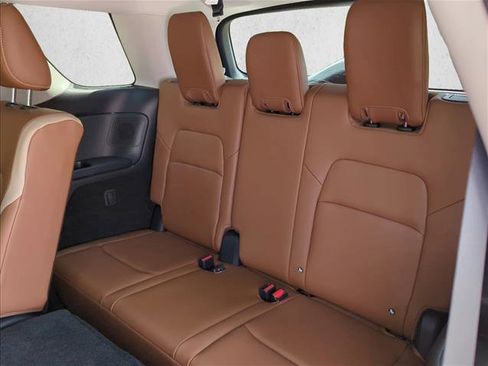 New 2026 Nissan Pathfinder Platinum FWD image 18