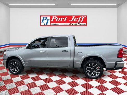Used 2025 RAM 1500 Laramie AWD/4WD image 6