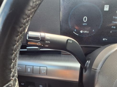 Used 2024 Hyundai Kona Limited image 18