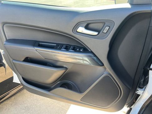 Used 2022 GMC Canyon AT4 w/ Trailering Package image 11