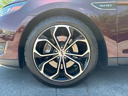 Used 2018 Ford Taurus SHO AWD/4WD image 10