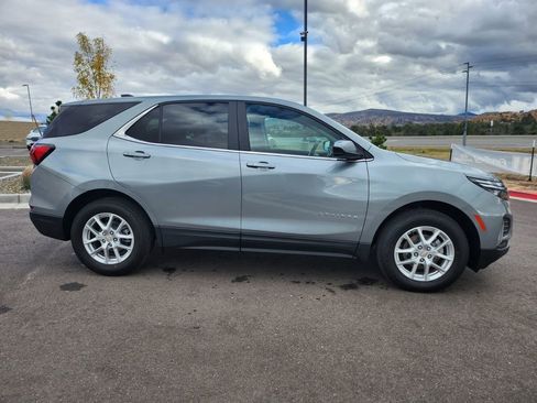 Used 2024 Chevrolet Equinox LT image 3