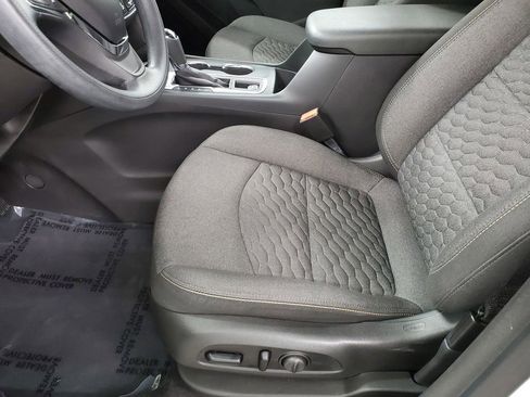 Used 2021 Chevrolet Equinox LT FWD image 14