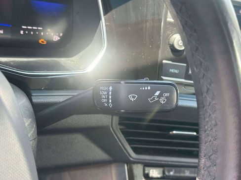 Used 2024 Volkswagen Jetta SE FWD image 26