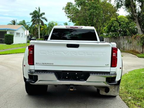 Used 2022 Chevrolet Silverado 3500 LT w/ Convenience Package AWD/4WD image 11