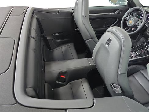 Used 2025 Porsche 911 Carrera image 26