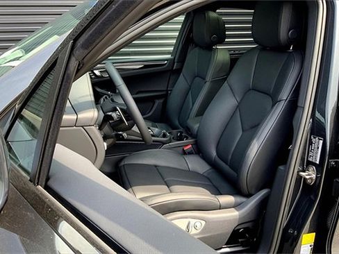 New 2025 Porsche Macan image 5