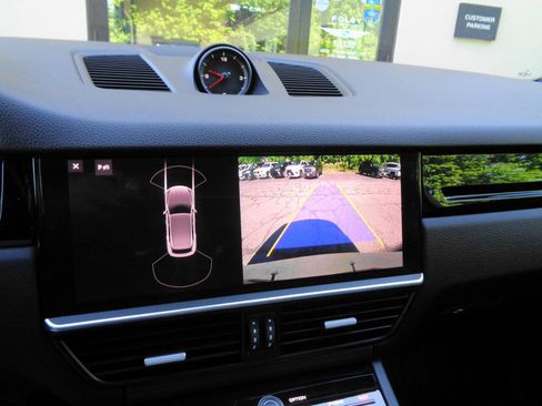 Used 2019 Porsche Cayenne AWD/4WD image 14