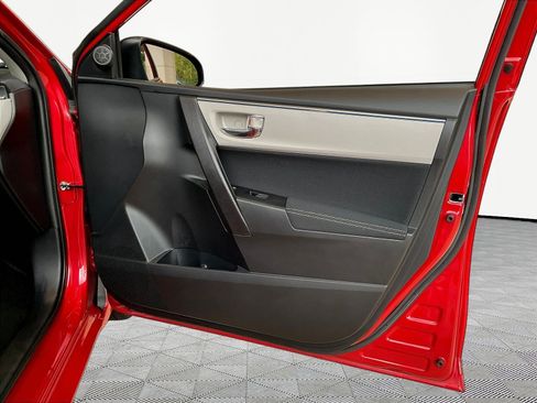 Used 2015 Toyota Corolla LE FWD image 27