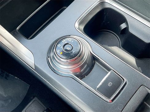 Used 2020 Ford Fusion SE image 16