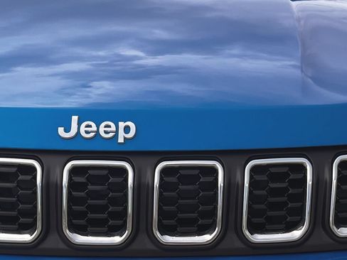 Used 2024 Jeep Compass Latitude AWD/4WD image 10