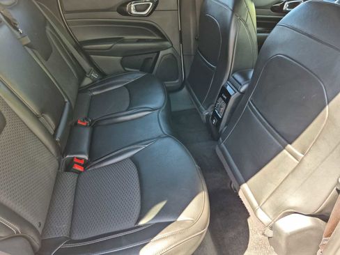 Used 2023 Jeep Compass Latitude AWD/4WD image 17